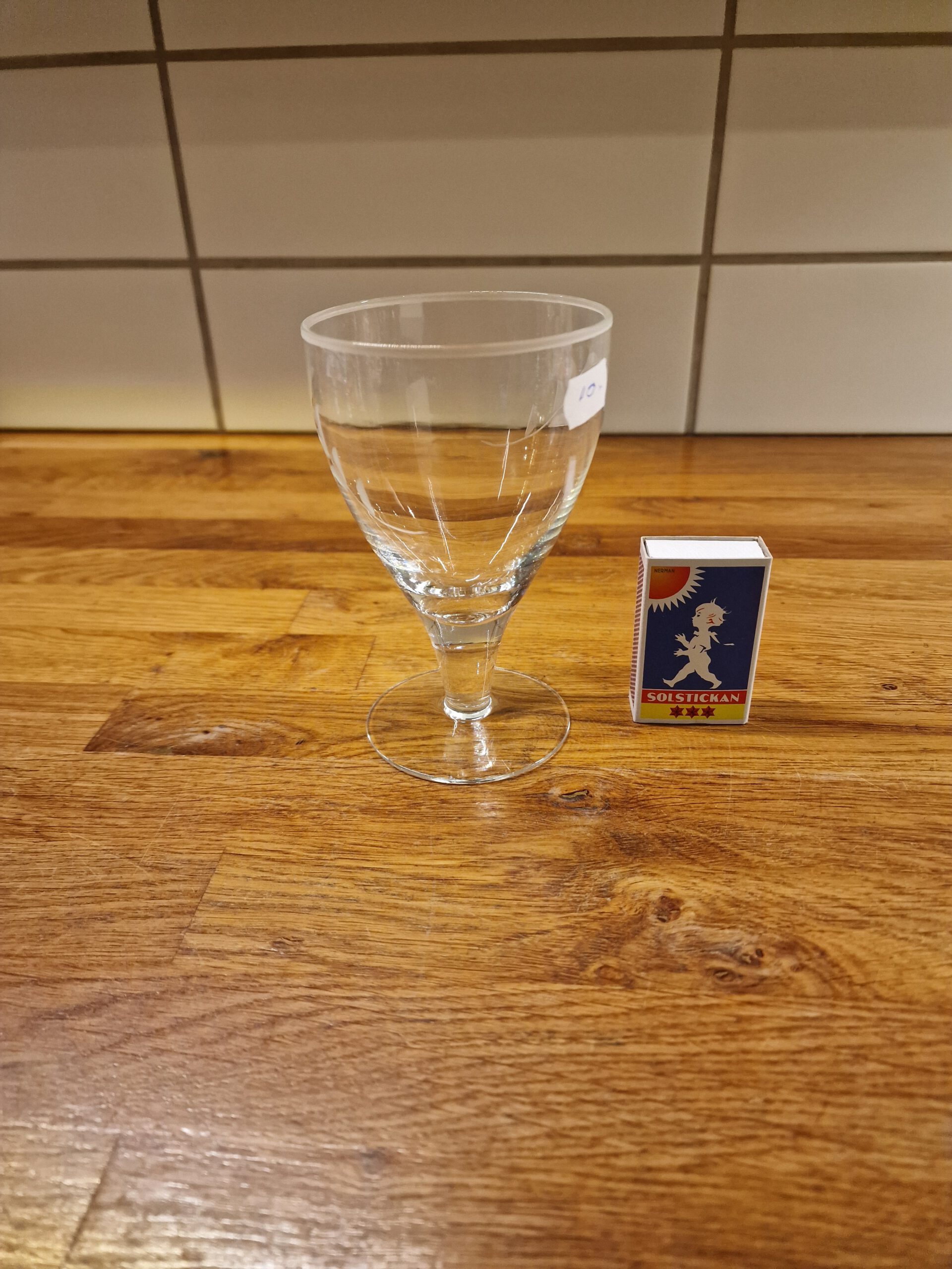 3108) Vinglas 10 kr.